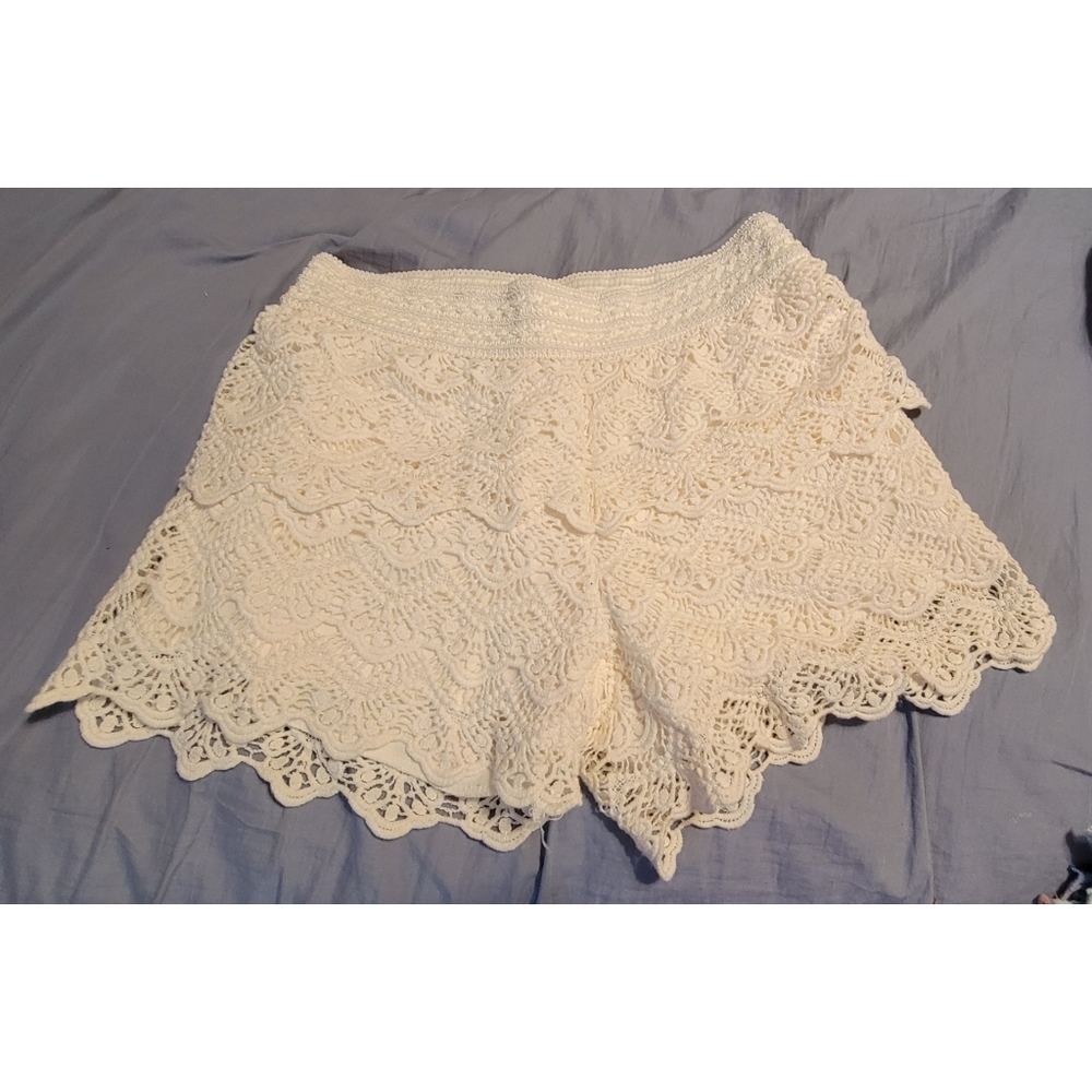 Lacey Scalloped Shorts